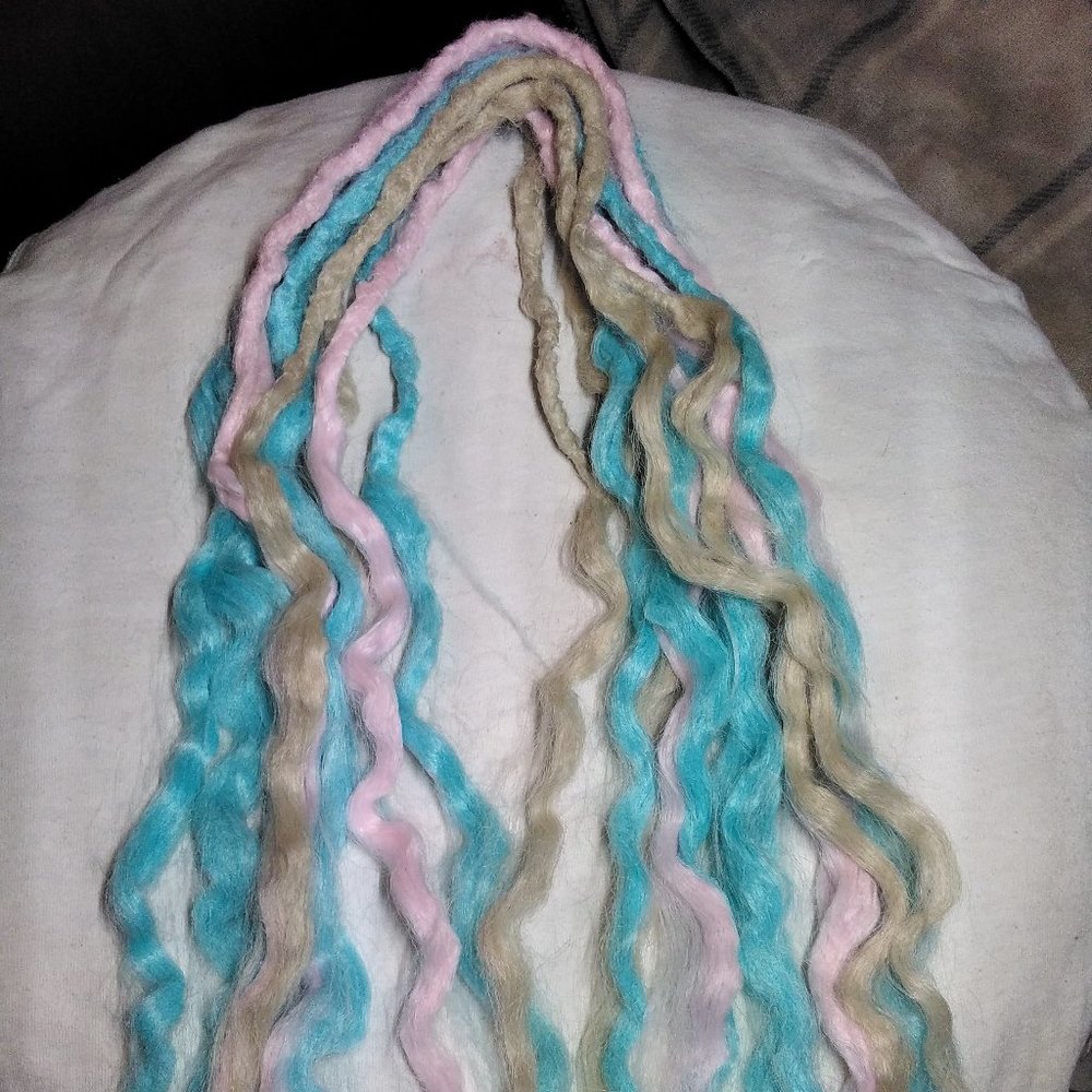 Synthetic dreadlocks